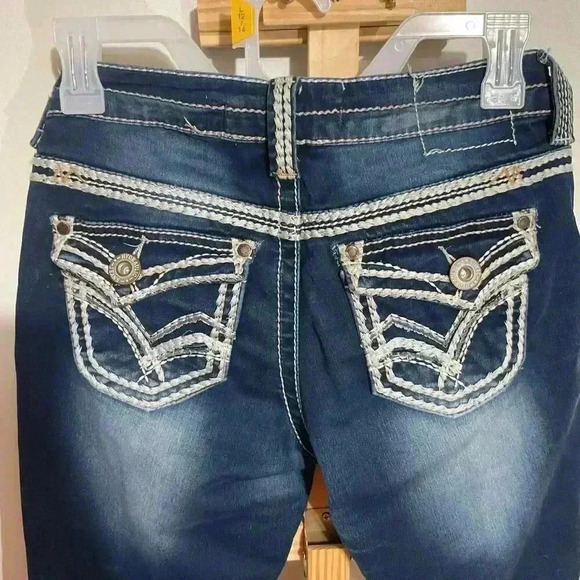 Hydraulic dark wash Gramercy, Capri jeans, decor pockets, women’s size 4 ￼ - Picture 8 of 9